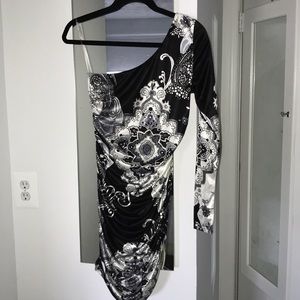 Black/white mini dress